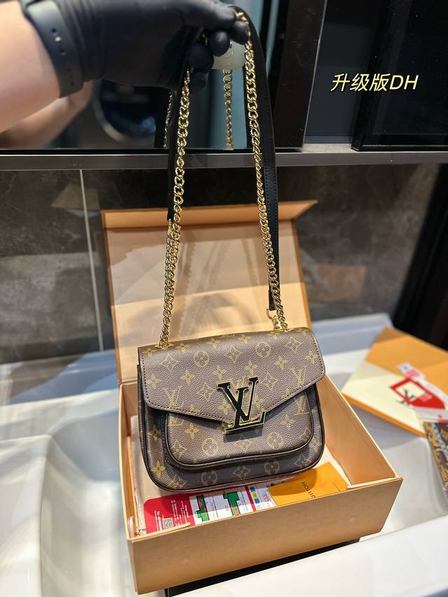 礼盒包装 Lv Passy 新款邮差包 Lv邮差包1日款已经是众所周知的实用百搭 没想到出了 新款 Passy 的颜值更是直接蹭蹭升级 这个新款属于老花帆布系列