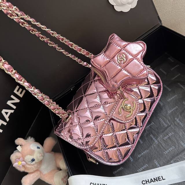 折叠礼盒官网飞机盒 Chanel 星星双子包 方胖子 Chanel 24C 限定新品 慵懒随性又好背 上身满满的惊喜 高级慵懒又随性 彻底心动的一只 Size