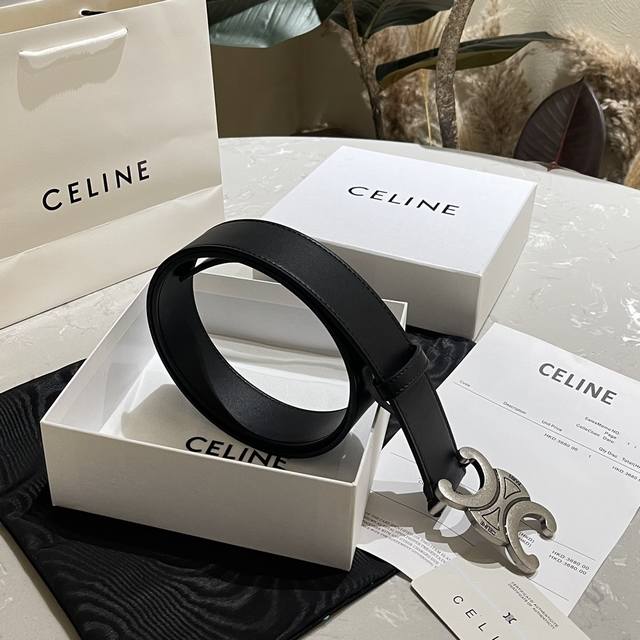 纯皮 专柜礼盒 礼品袋 全套包装 Celine 凯旋门 腰带 咱们家的腰带头是代工厂良品率筛选出来的正单 刻字细节等略微瑕疵 很多人质疑说中国没有奢侈品代工厂