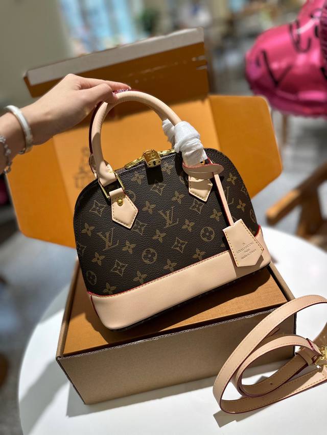 礼盒包装 Lv Lv Alma Bb老花贝壳包 原版高品质 包包这款retiro 手袋以标志性的老花面料制成 经典永恒 优雅低调的外形设计和宽敞的包身更加入了实