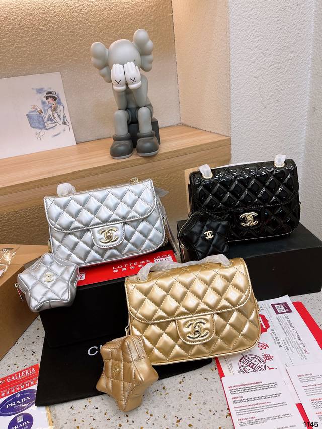 折叠礼盒 Chanel 星星双子包 方胖子 Chanel 24C 限定新品 慵懒随性又好背 上身满满的惊喜 高级慵懒又随性 彻底心动的一只 Size 20 13