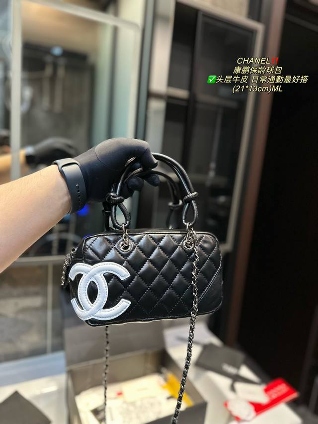 折叠礼盒 Chanel 康鹏保龄球包 头层牛皮 为它心动一万次 当年可也是希尔顿大小姐的最爱单品 黑白配色的经典大logo 经典耐看又有识别度 容量真的超级可