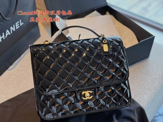 配盒 Size 31.5*29Cm 小香家 漆皮黑色双肩包 值得值得 Chanel23 真的太貌美啦 无法抗拒 牛皮双肩包 怎么背都好好看 好想要啊