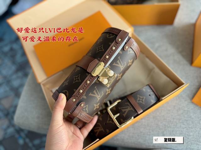 配盒 高订版 Size 19 9 9Cm L家 2021一直火到现在 巴比龙 Papillon Trunk 圆筒翻盖 开口锁扣 容量很大 可以放得下手机 配了宽