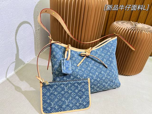 折叠礼盒飞机礼盒 Lv限定丹宁牛仔carryall 丹宁牛仔的材质超级轻便 超级好凹造型 肩带的植鞣革采用了这一系列经典的铆钉设计 丹宁牛仔的复古感拉满 百搭个