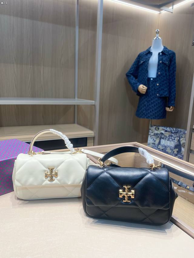 折叠礼盒 尺寸 21.7.13Cm 汤丽柏琦tory Burch 小羊皮 Kira翻盖包包 Kira系列都很的大气 百搭 上班通勤都可以背 日常 使用率超级高