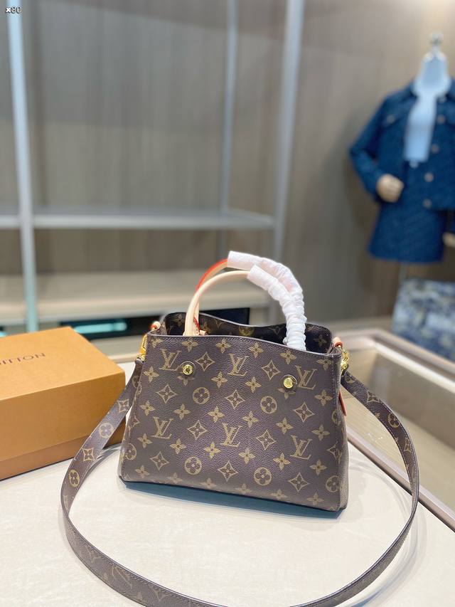 折叠礼盒 尺寸 28.12.19Cm Lv蒙田bb Louisvuitton 专柜同步 引领时尚潮流 细致纹理清晰 原版五金件用不掉色 原版pvc配头层牛皮细致