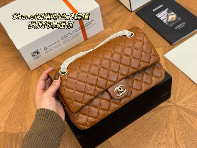 配折叠盒 Size 25*15Cm 香奈儿 Cf我们一直很用心在做 秒杀其他市面上的货 羊皮 羊皮 羊皮的饱满感 质感太绝了 上身可以很优雅 也可以很女人