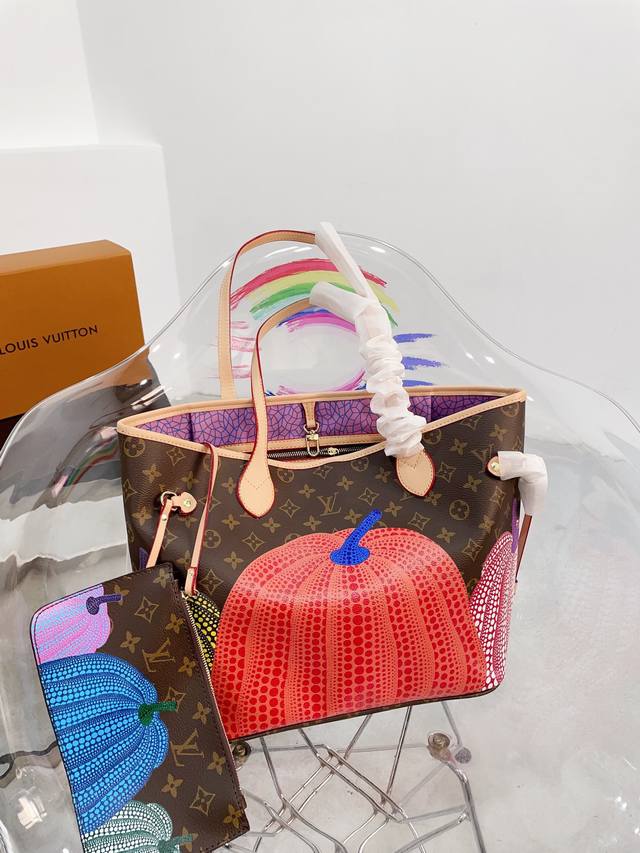 折叠礼盒包装 独家实拍 M46468 這款lv X Yk Neverfull Mm源自獨特的louis Vuitton X Yayoi Kusama系列 购物袋