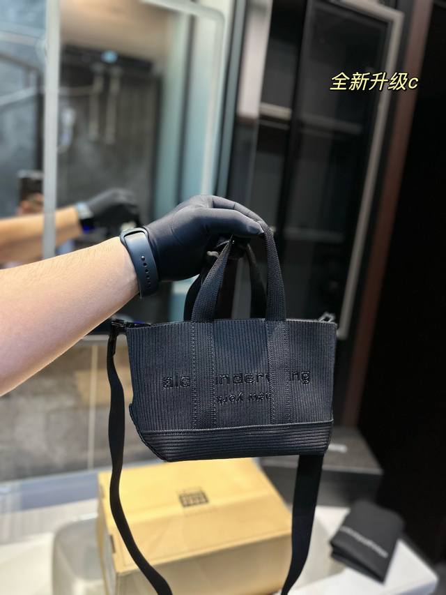 亚历山大王托特 罗纹针织alexanderwang大王全新春夏新款手提包针织材料瞬间爱了 分分钟钟揽粉哪个女孩不喜欢 尺寸 18 14.5