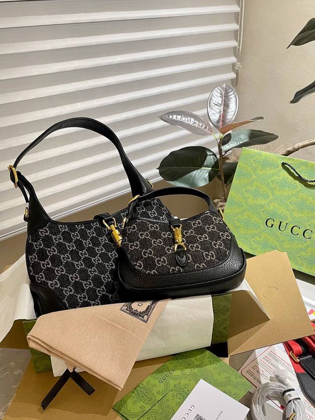 原厂皮 折叠礼盒 官网飞机箱 乐天全套发票 Gucci # 1961原厂皮#腋下包 Jackie本季新款具有极高辨识度的手袋重回时尚前沿 采用经典gg Supr