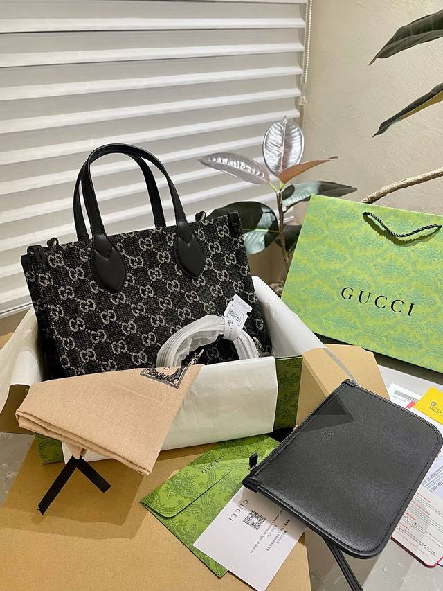 原厂皮 Gucci 新款 烟熏黑牛仔 Tote 购物袋 复古又文艺 容量简直无敌 出行旅游的百搭款 尺寸 26Cm