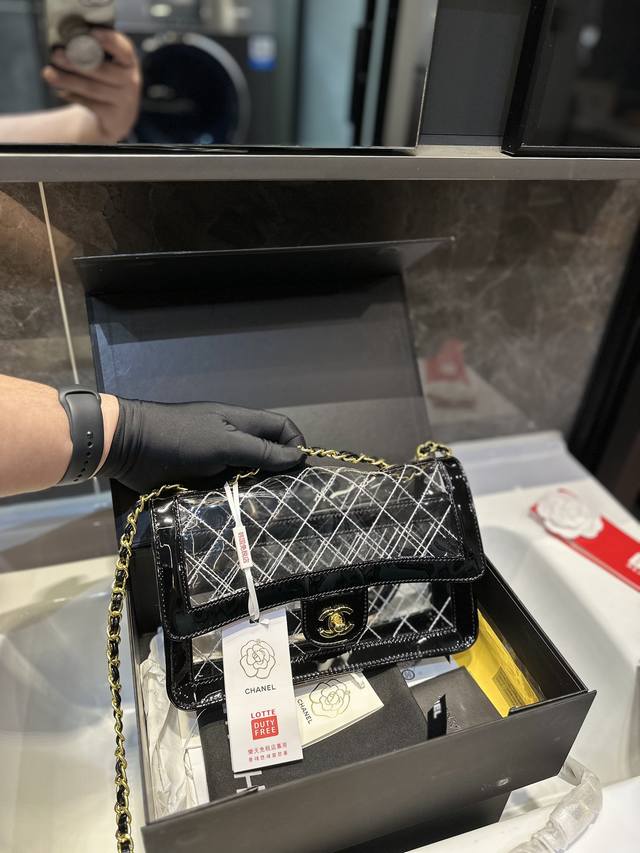 折叠礼盒 Chanel 中古 透明果冻包 原版品质 版型超正 精致实用 配原版logo五金 细节处理细腻讲究 完美搭配的高级品质 这个季节必备实用单品搭配原版黑 - 点击图像关闭