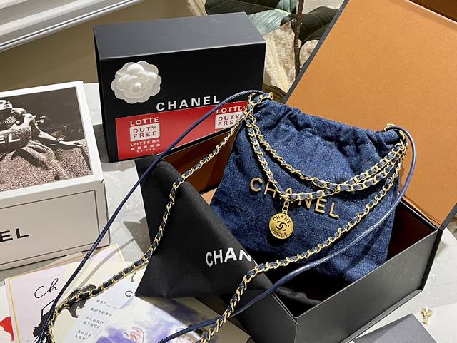 折叠礼盒 Chanel 丹宁牛仔 迷你垃圾袋#大爆款预测 天呐chanel Mini垃圾袋也太美了叭颐 预测下一个大爆款翻 好想拥有 #香奈儿垃圾袋 #Chan