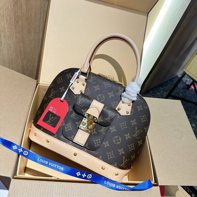 牛皮版本 折叠礼盒官网飞机盒 Lv Lv Alma Bb贝壳包 原版高品质 包包这款retiro 手袋以标志性的老花面料制成 经典永恒 优雅低调的外形设计和宽敞