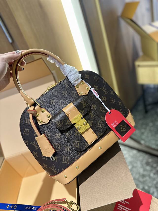 牛皮版本 折叠礼盒官网飞机盒 Lv Lv Alma Bb贝壳包 原版高品质 包包这款retiro 手袋以标志性的老花面料制成 经典永恒 优雅低调的外形设计和宽敞