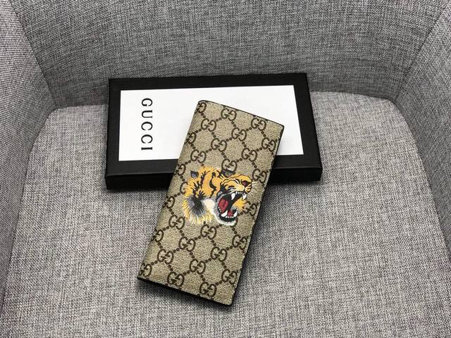 产品名称 Gucci 产品型号 451275 虎头 产品品质 原版 产品材质 Pvc 产品规格 17.5*8.5*1.5 产品颜 色 咖啡 产品描 述 最新爆款