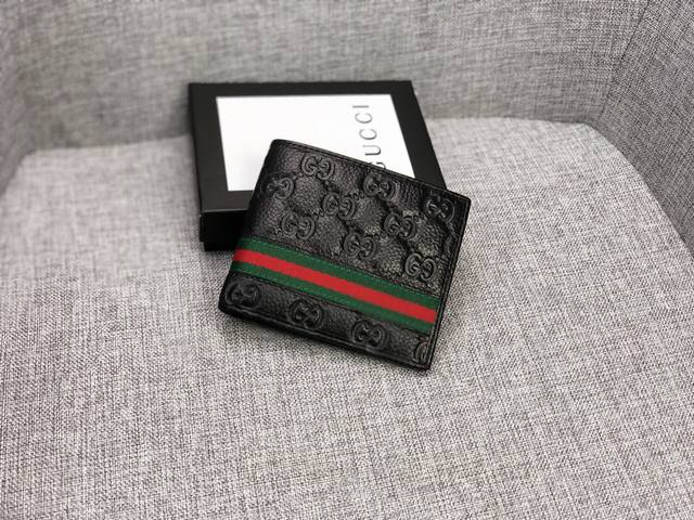 产品名称 Gucci 原版皮 产品型号 6815 产品品质 原版皮 产品材质 进口牛皮 产品规格 11*10*1.5 产品颜 色 黑 产品描 述 最新原版皮出货 - 点击图像关闭