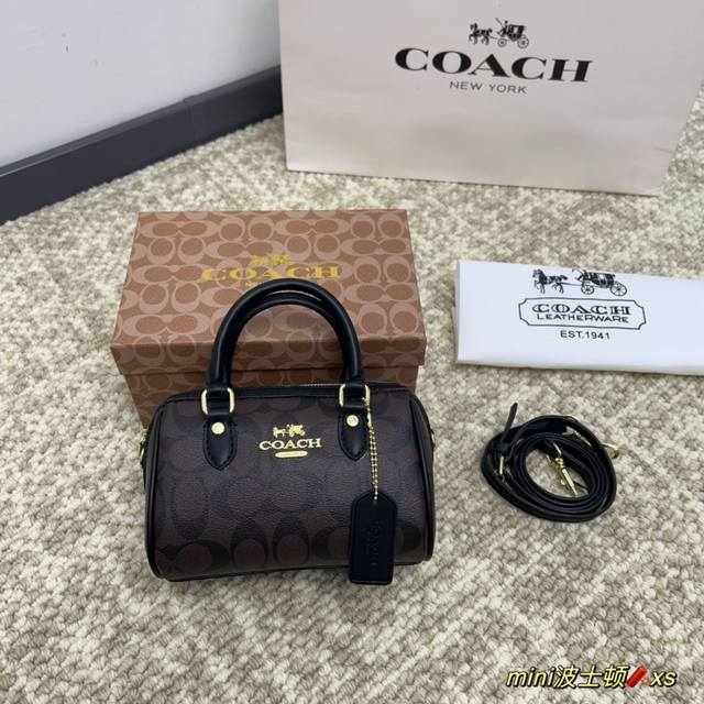 配盒 Coach Mini Rowan新款 蔻驰原单 枕头包 原单五金搭配精致面料 做工完美百搭神器尺寸 18 13Cm