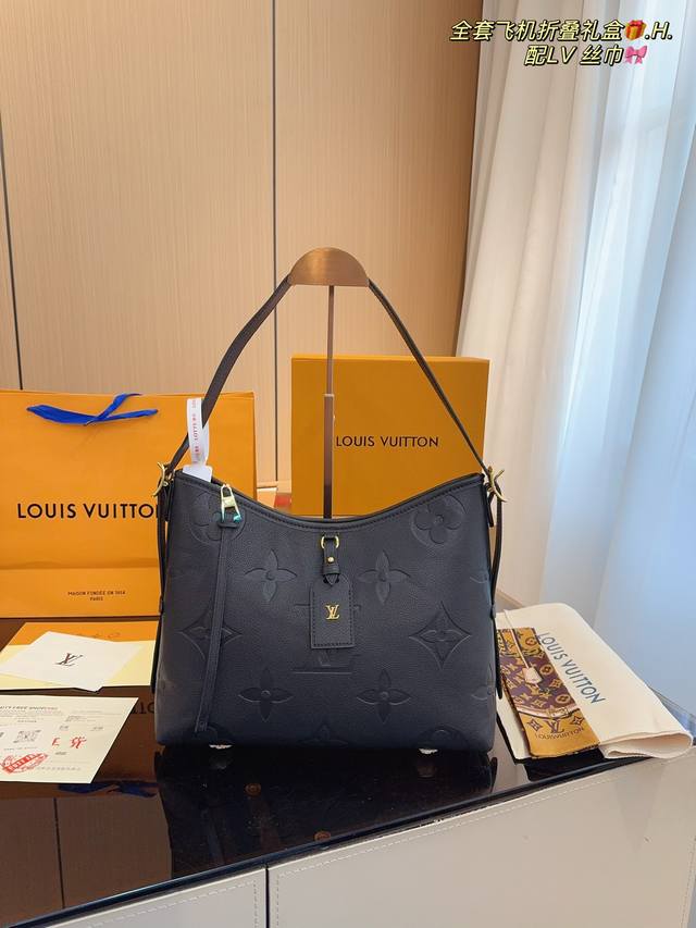 配飞机折叠礼盒 Lv Carryall 新款购物袋 这款包真的太有味道了 浓浓的复古风情 Vintage 的精髓体现的淋漓尽致 灵感源自档案馆的复古细节 尤其值