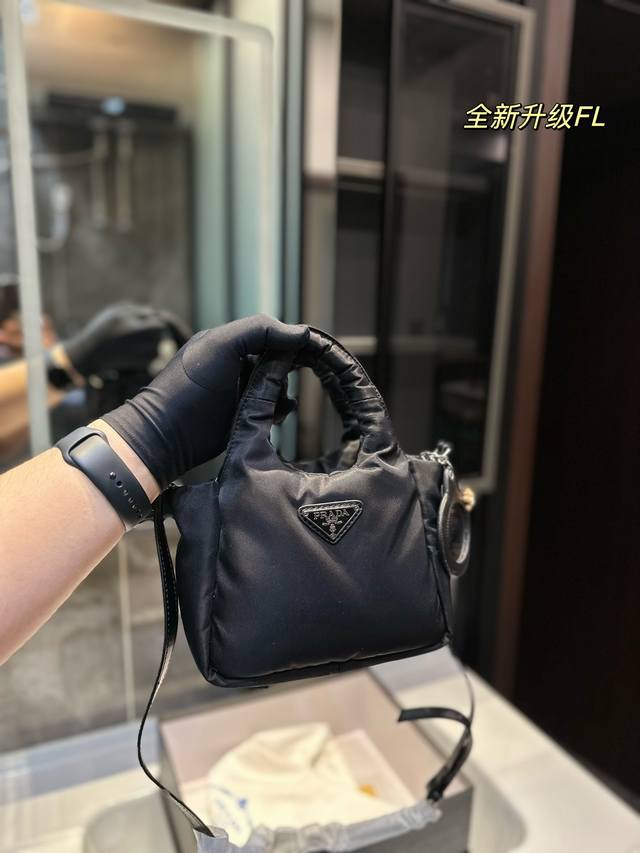 礼盒包装 Prada 新品 Mini Tote 菜篮子包 小网红包 Prada永恒经典 真正原版复刻 轻便时尚 潮人必备 普拉达由玛丽奥 普拉达于1913年在意