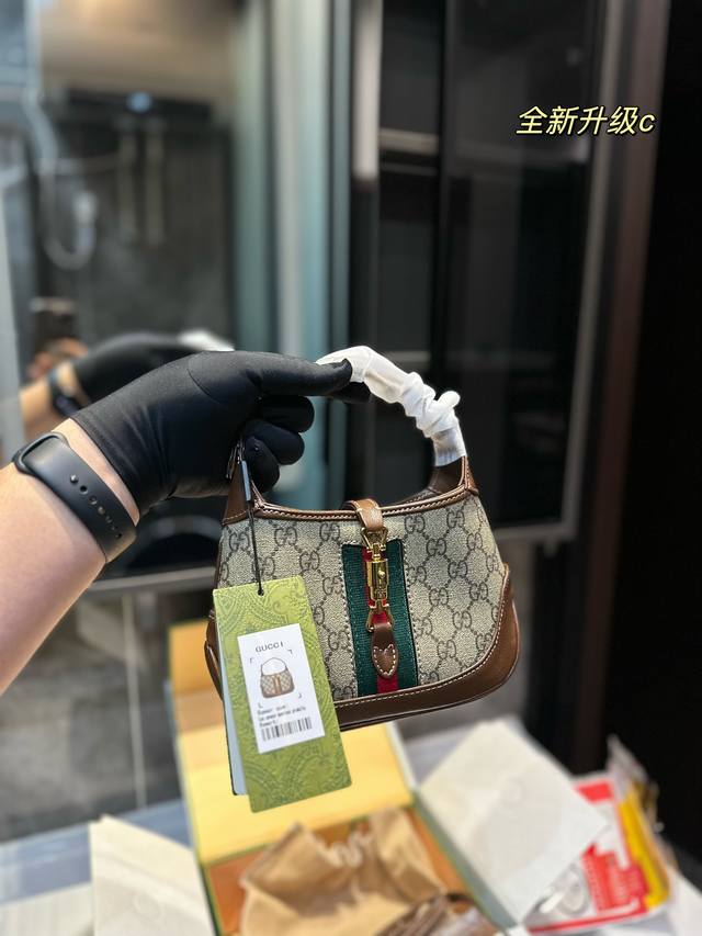 折叠飞机礼盒 折叠礼盒+官网飞机箱+乐天全套发票 Gucci # 1961原厂皮#腋下包 Jackie本季新款具有极高辨识度的手袋重回时尚前沿 采用经典gg S