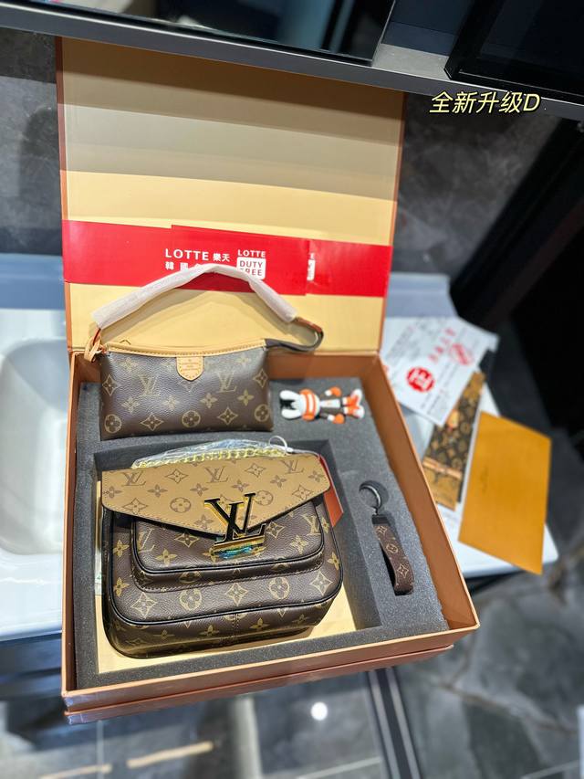 折叠礼盒 Lv Passy 邮差包 原汁原味的老花味道耐磨又经典的 超高性价比永不过时困 包包采用了老花料十lv变色植鞣革 用的越久越有感觉围 喜欢lv老花包包