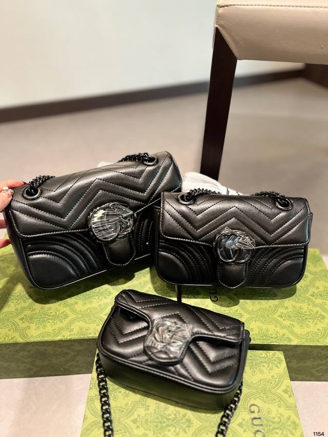 折叠礼盒 Gucci Marmont 马卡龙系列 新配色 Gucci 新品 宠儿精选 Gg Marmont 系列手袋刚刚上架一组 绝美哑光扣. 新包型 迷你腰包