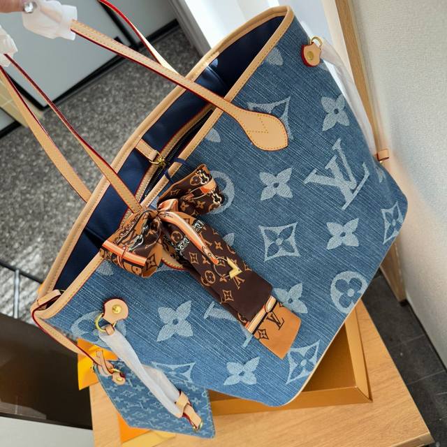 折叠礼盒包装 送丝巾 Lv 中古 牛仔 Nf 购物袋 Neverfull 购物袋 入门级的款式哦 绝对的终身款 此物经典不言而喻 街拍和实用都是非常nb的选择