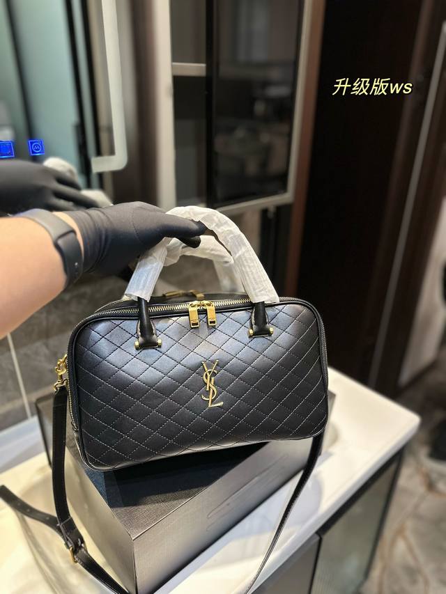 Ysl 手提包 慵懒随性又好背 上身满满的惊喜 高级慵懒又随性 彻底心动的一只 Size 31 18Cm