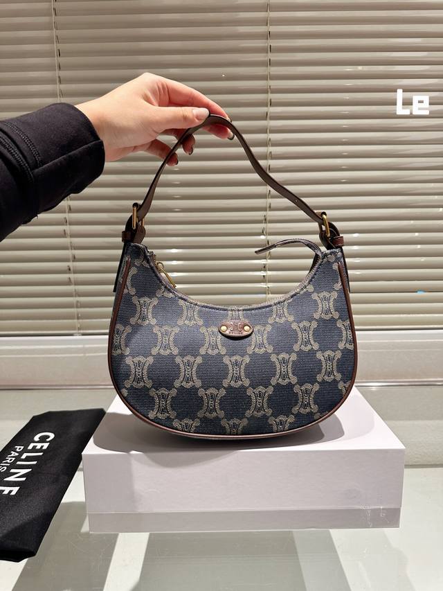 中古牛仔 Celine2024最新款中古系列 全网第-弹 我这可是全网第一弹呀 绝对新鲜出炉 巴塞罗那celine专卖店也只此一只 据柜姐讲也是刚刚上架 而且价