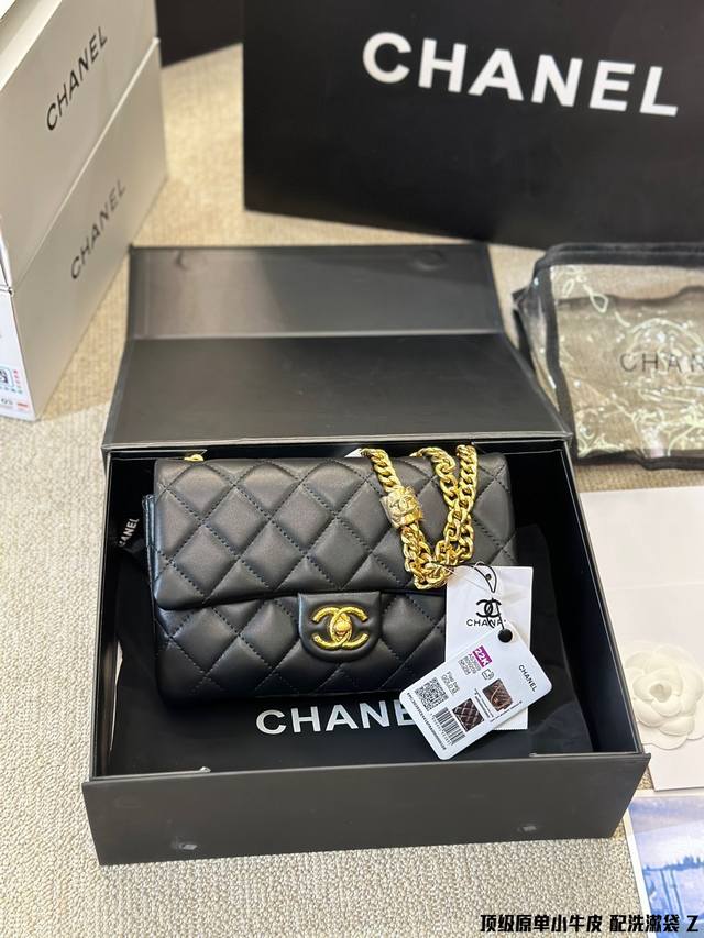 顶级牛皮 配洗漱袋 香奈儿 Chanel 22K 可调 节金球 Mini Cf 风琴包 很复古很好看的款式 这个调 节扣比较特别的地方是复古的小鸟菱格纹造型的比