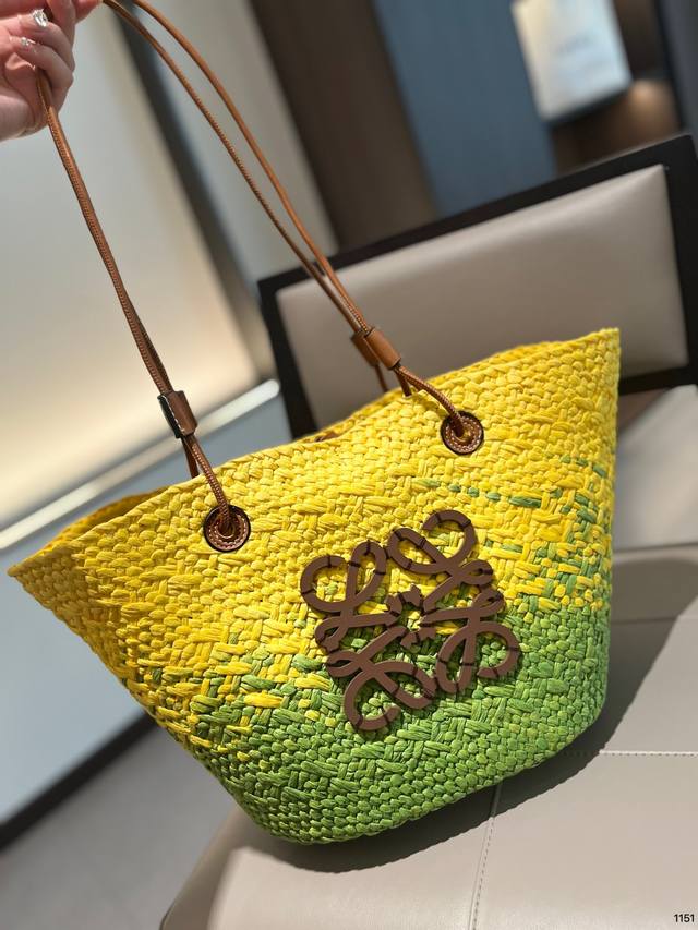 草编 Loewe罗意威 Anagram Basket刺绣徽标草编织购物袋菜篮子 21夏季新款草编包basket Bag 菜篮子 编织拼皮购物袋沙滩度假手提包 尺