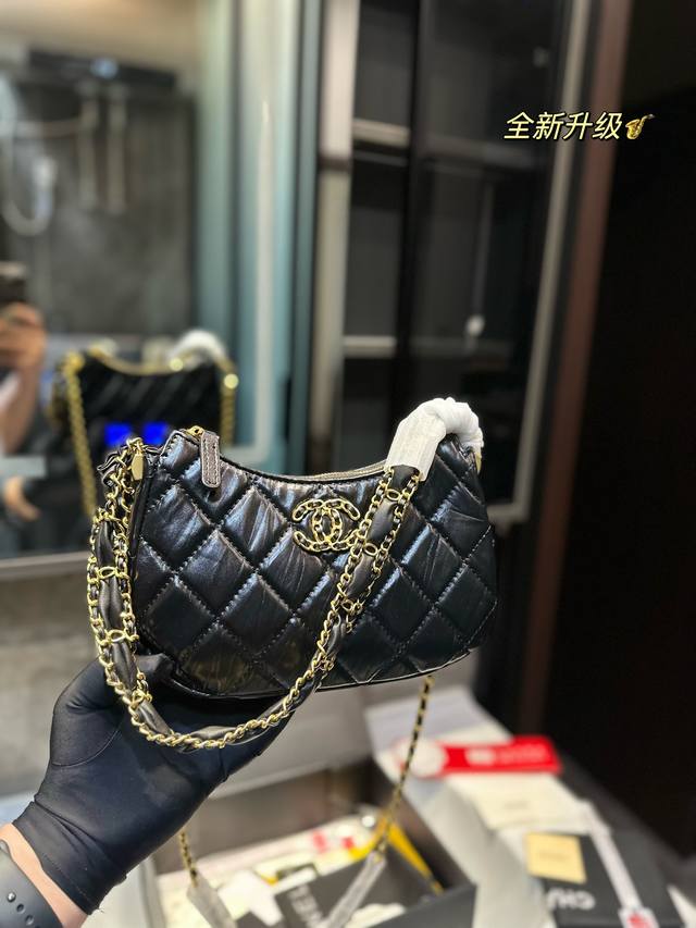 礼盒包装 进口原版头层皮材质 香奈儿chanel 23K Hobo腋下包 百搭经典 精致的一只 真的超级无敌巨可爱 仙气满满 小姐姐日常必入款 尺寸23厘米