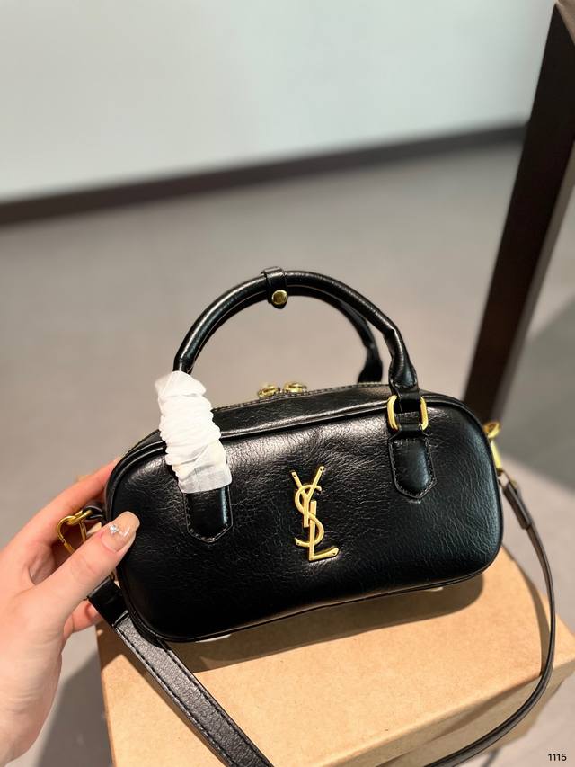 配盒子 Ysl 新品 非常实用和百搭.这个款满轻便又耐用的一款 容量也ok尺寸 21.10