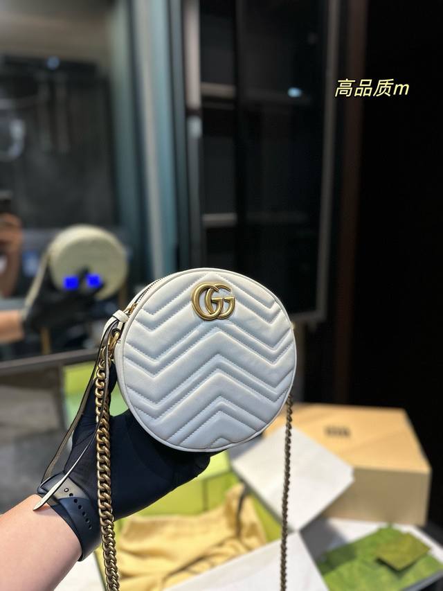 折叠礼盒 Gucci 刺绣爱心 酷奇圆饼包 拨浪鼓gucci圆饼包简约复古大气 经典火爆原版料打造 尺寸 17.17Cm