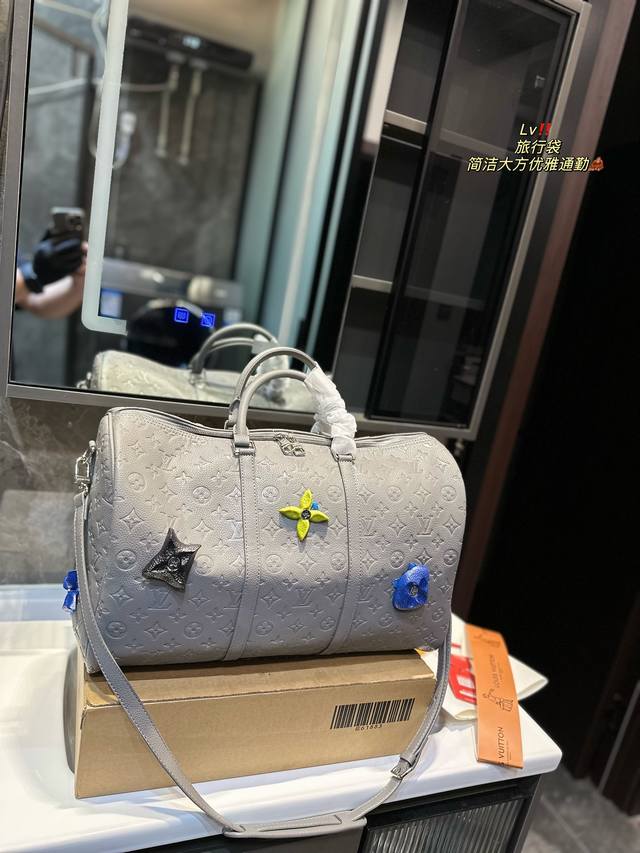 Lv 限量款 Keepall 50旅行袋 机场包 无论版型 内里和专柜毫无差别 真正原版复刻 内里可拆卸 火遍全球的爆款机场大包 机车女神包 明星同款 贵气而充