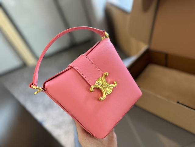 折叠礼盒包装 Celine24早春新品 Mini薯条包来喽 实物真的好可爱 斜挎手拎 尺寸13*14