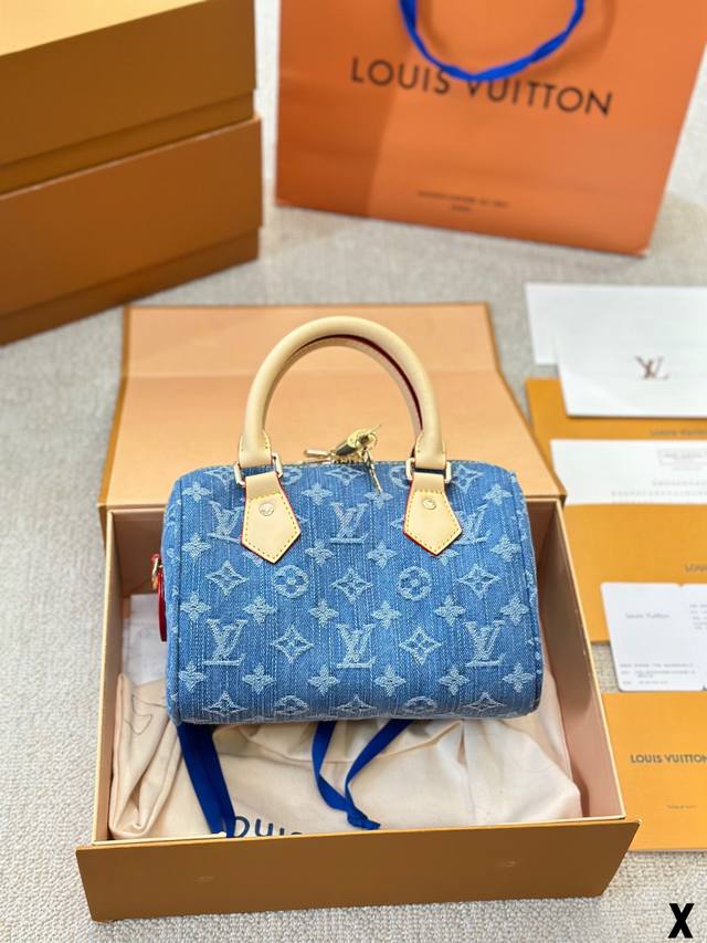 牛仔 Lv Speedy 20Cm枕头包 无论版型 内里和专柜毫无差别 真正原版复刻 内里可拆卸 火遍全球的爆款机场大包 机车女神包 明星同款 贵气而充满活力的