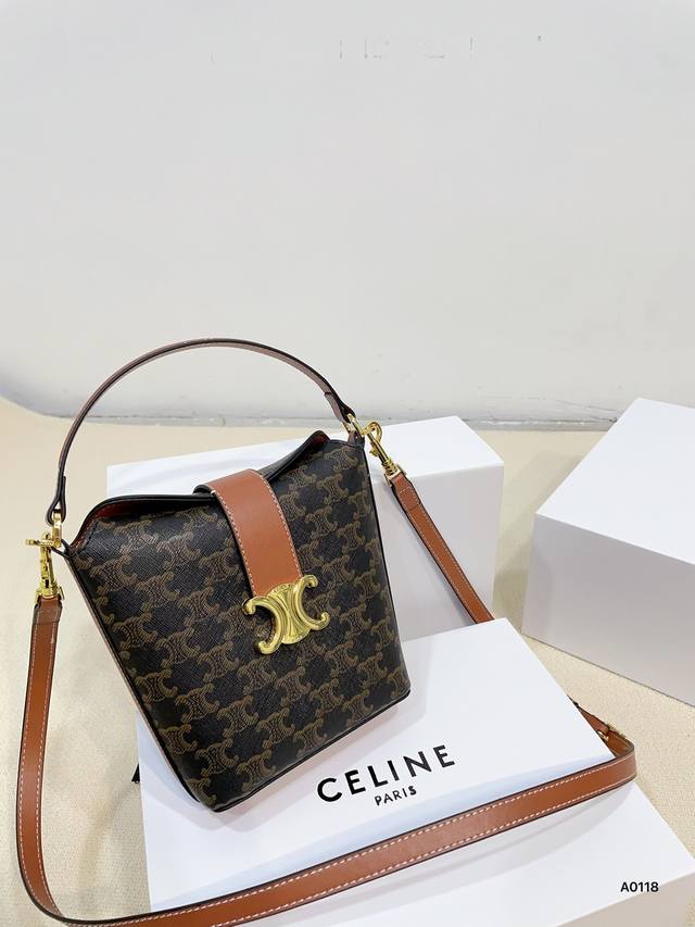 折叠礼盒 尺寸16.17 赛琳celine 凯旋门mini薯条包 复古优雅 满满的高级感 大小适中 容量感人 休闲正装皆可轻松驾驭