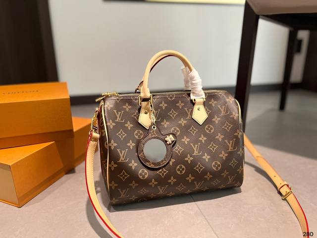 Lv Speedy 30Cm 枕头包 Lv 新款系列 枕头包 手袋,全网首发 Lv Speedy Nano 枕头包这款retiro 手袋以标志性 经典永恒 优雅