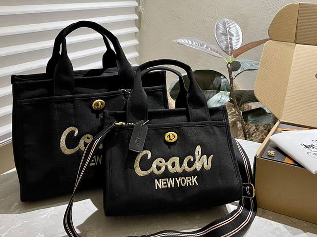 原版布 Coach 1 2024 Vew 超级轻便 Cargo托特包 : Cargo Tote 配备可拆卸肩带 向肩背司斜挎 还配备了两个方便的外置口袋 小正面