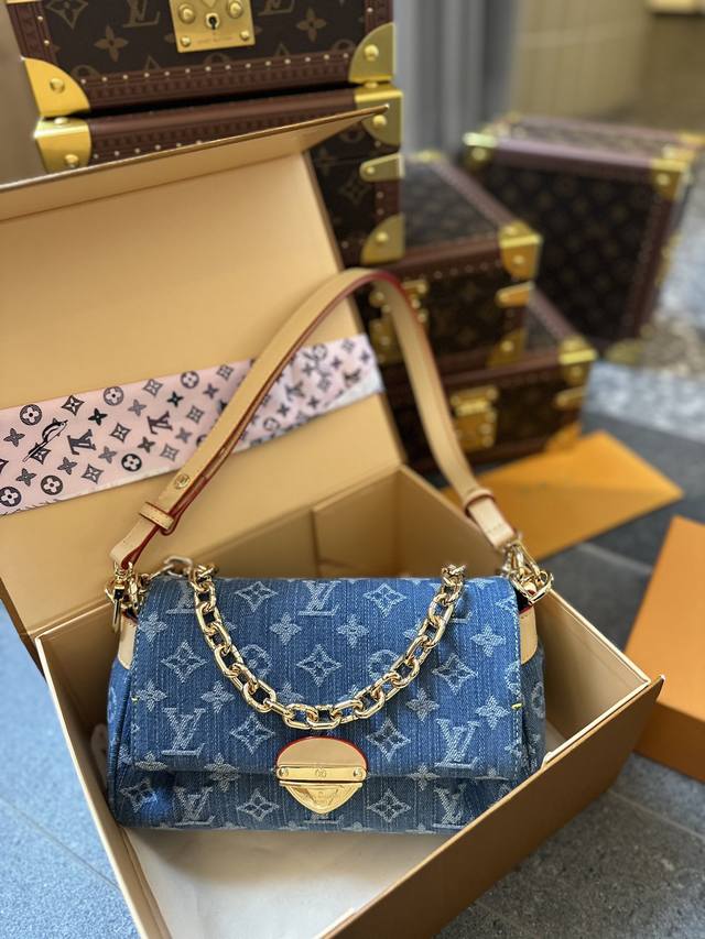 折叠礼盒包装 Louis Vuitton Favorite 饺子包 非常低调耐看 全皮质感满满 多种背法 可盐可甜 尺寸23 14Cm