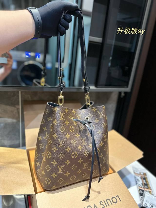 折叠礼盒 Lv Neonoe 香槟桶 Lv Neonoe 水桶牛皮原单系列 对比原版软底 Lv 路易威登20新款neonoe抽绳水桶包单肩女包louis Vui