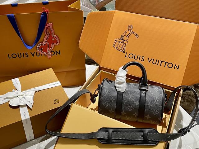 原单 折叠礼盒 Lv 限量款 Keepall 20Cm 无论版型 内里和专柜毫无差别 真正原版复刻 内里可拆卸 火遍全球的爆款机场大包 机车女神包 明星同款 贵