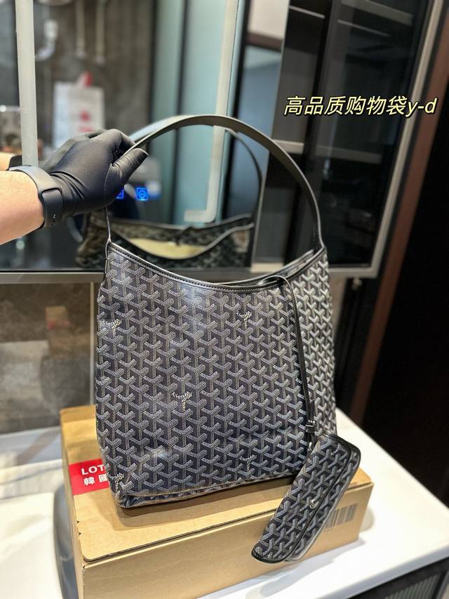 戈雅 新品hobo腋下包 完美定制 从头到尾全部都是客订哦 Hobo太适合通勤啦 搜索戈雅 购物袋 Ydl尺寸31