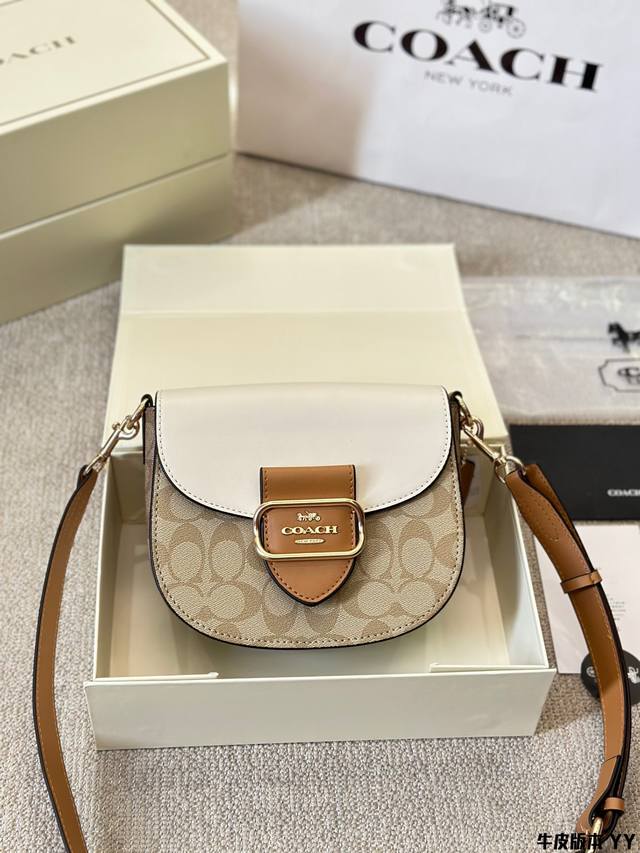 牛皮版本 Coach 新品 Morgan 马鞍包 Morgan 整个家族偏摩登复古的风格 有一种经典沉稳 大气的感觉又隐约个性的感觉 非常精致又高级质感 非常适