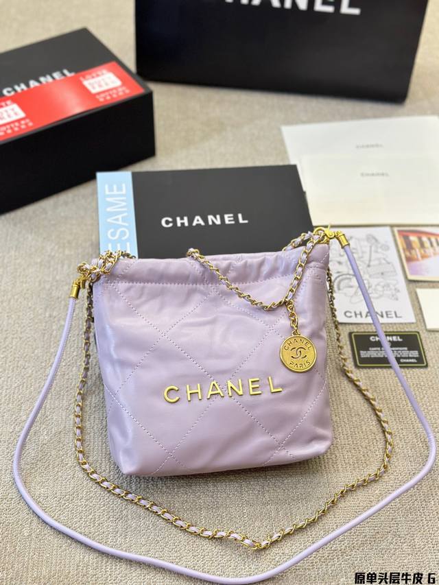 顶级头层皮 Chanel 24S Mini 22Bag 本季24S大爆款最時髦好看 可肩背 斜背 側背 手提 非常難買黑色金字款 耐看也最保值 这包太好看了 黑