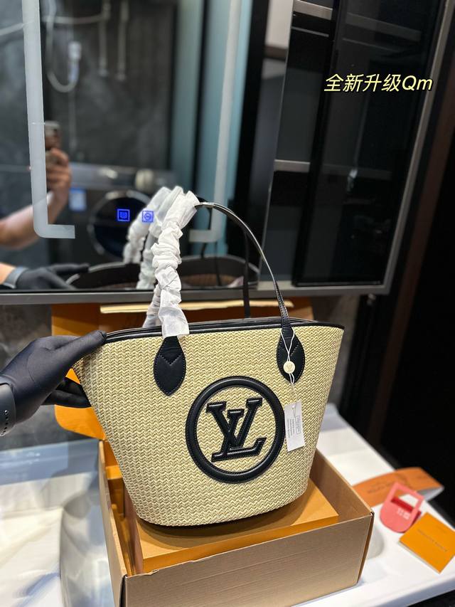 Size 25 25 Lv路易威登新款草编购物袋 Lv草编tote包 沙滩包 超流行 它设计精美带有复古的味道 简洁百搭 容量也超够