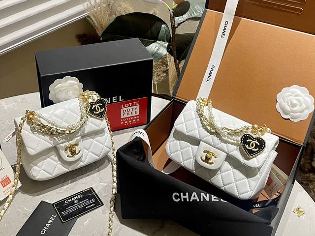 折叠礼盒 Chanel 24P 上新d2珍珠方胖子 就是我心心念念的梦中情包 复古氛围感瞬间拉满 尺寸17Cm 20Cm